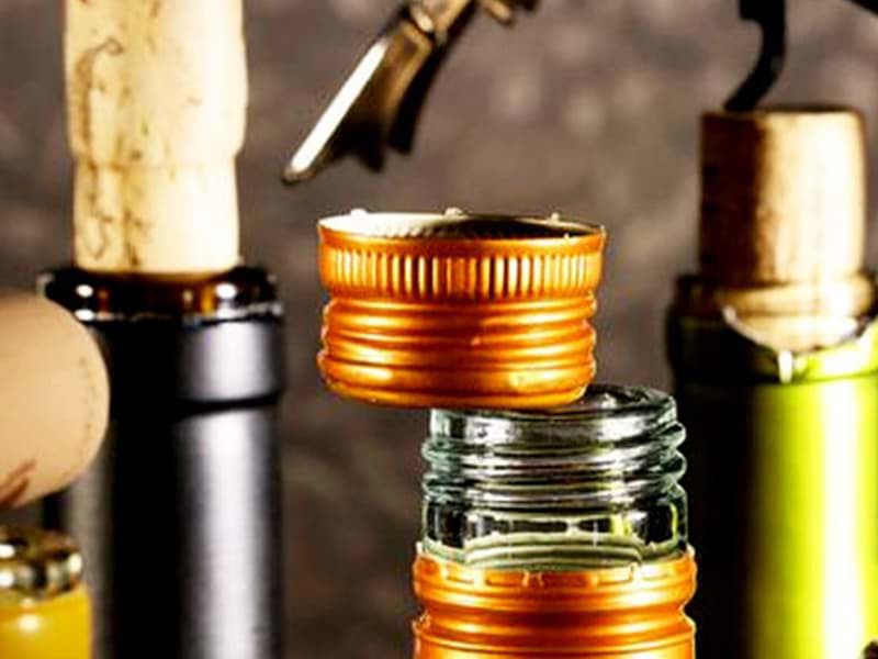 Sự khác nhau giữa nút bần và nắp vặn
