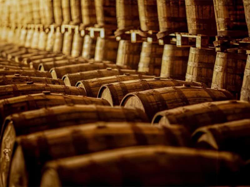 Nhà máy chưng cất rượu whisky của Việt Nam ra mắt thùng rượu single malt đầu tiên