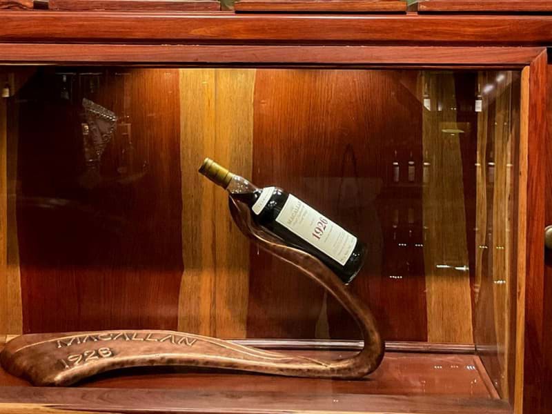 Chai whisky đắt tiền nhất thế giới