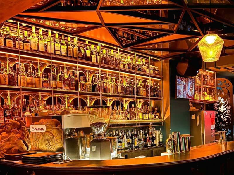 FLATTO Whisky/cocktail bar - Phú Mỹ Hưng, Quận 7
