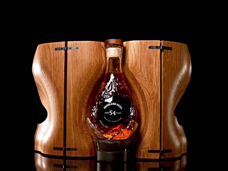 Highland Park phát hành chai Single malt whisky 54 năm