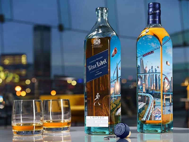 Johnnie Walker ra mắt bộ sưu tập Blue Label Cities of the Future 2220
