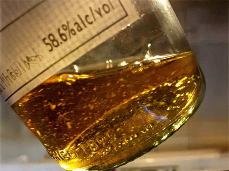 Vấn đề gầu, lọc lạnh và không lọc lạnh trong rượu Whisky