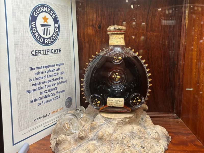 Chai Louis XIII đắt tiền nhất thế giới được ghi nhận bởi Guinness - Louis XIII 1874 trị giá 2.000.000 Euro