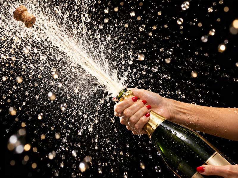 Tại sao Champagne lại được khui mừng năm mới