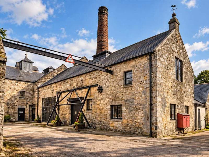 Ghost distillery là gì?