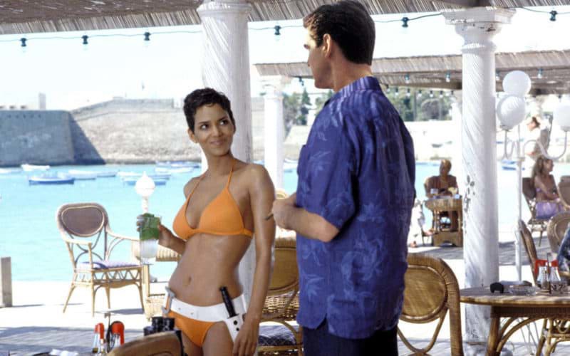 James Bond va cocktail