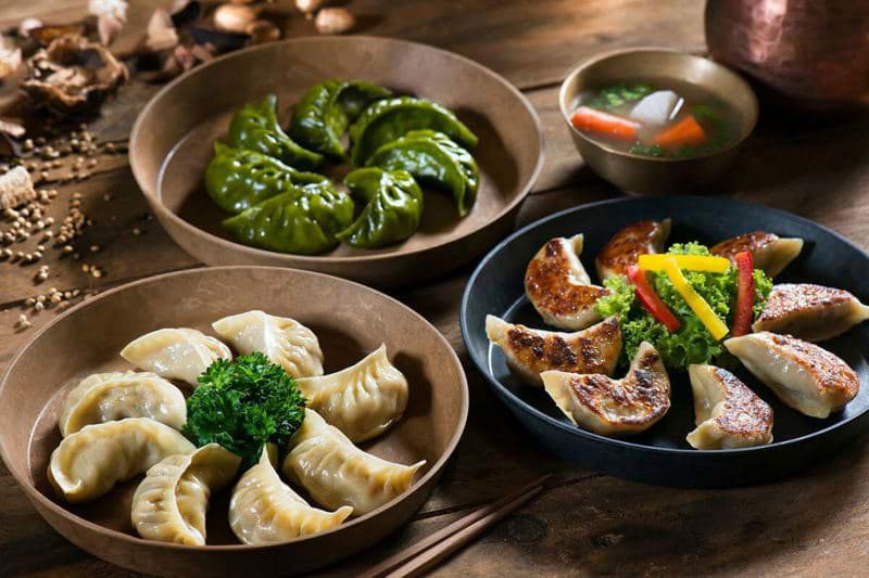 banh bao chien, ruou vang